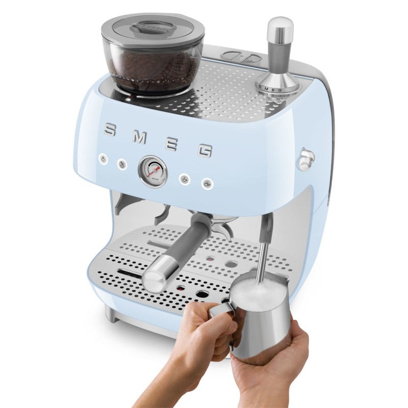 Cafetera Espresso Smeg EGF03PBEU,  con m