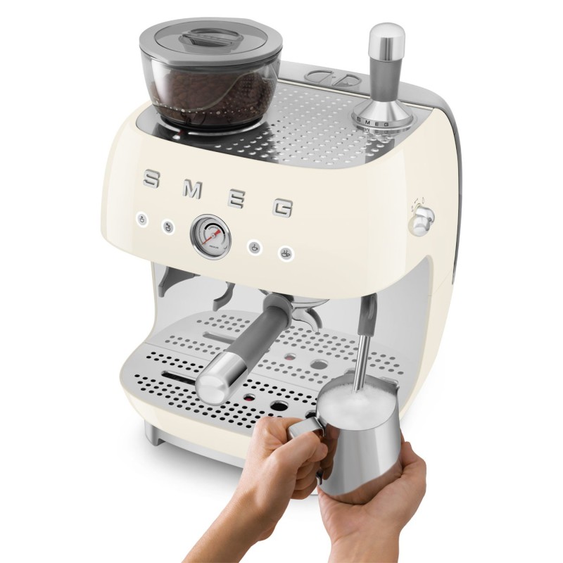 Cafetera Espresso Smeg EGF03CREU,  con m